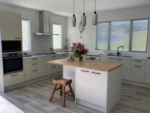 Kitchen - 30mm bamboo benchtop to the island