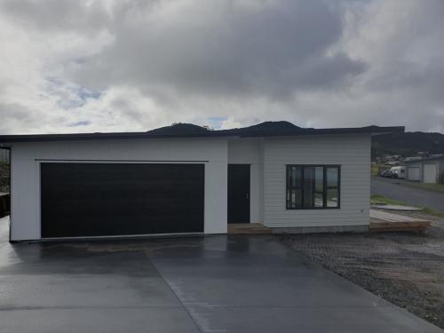 3 bed, 2 bath - 150m2 (Pride of the Bay plan)