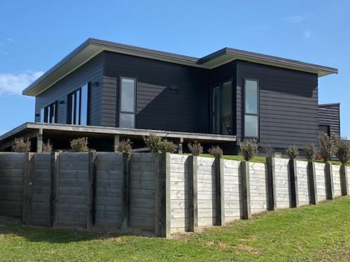 3 bed, 1 bath & separate WC - 107m2
