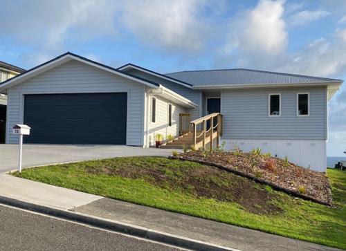 3 bed, 2 bath large open plan living & kitchen - 184m2 (Brick Urban Plan)